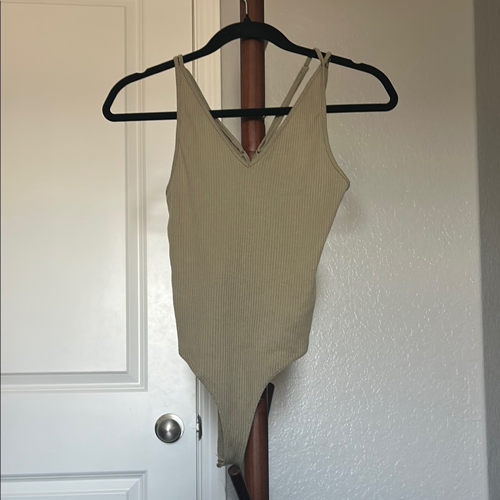 Women’s Forever 21 Olive Ribbed Spaghetti Strap Bodysuit Size Small |E61